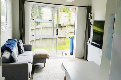 Photo of property in 7 Merville Avenue, Te Atatu South, Auckland, 0610