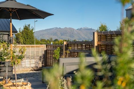 Photo of property in 17 Tuke Lane, Wanaka, 9305