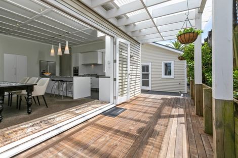 Photo of property in 17 Sixth Avenue, Tauranga, 3110