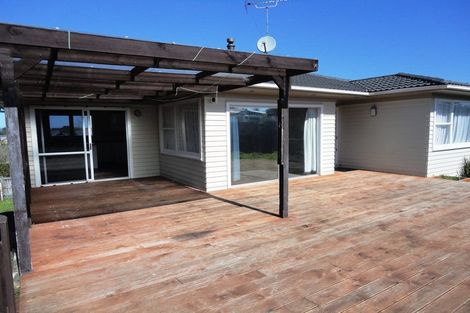 Photo of property in 27 Mcquarrie Avenue, Wattle Downs, Auckland, 2103
