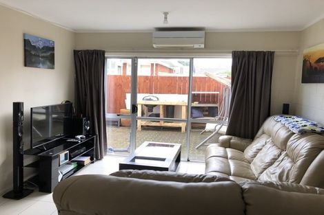 Photo of property in 3/5 Glen Road, Browns Bay, Auckland, 0630