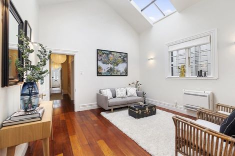 Photo of property in 130 Elizabeth Street, Mount Victoria, Wellington, 6011