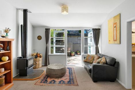 Photo of property in 71 Muritai Road, Eastbourne, Lower Hutt, 5013