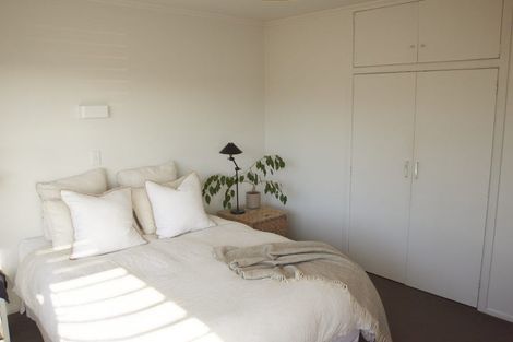 Photo of property in 1/268 Sunset Road, Windsor Park, Auckland, 0632