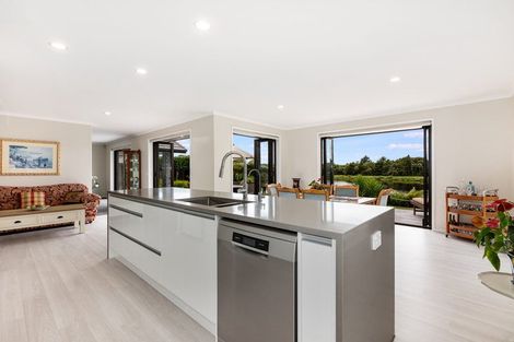 Photo of property in 3 Mcgregor Place, Paraparaumu, 5032