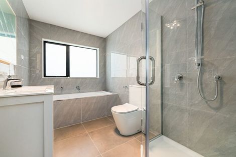 Photo of property in 13a Renata Crescent, Te Atatu Peninsula, Auckland, 0610