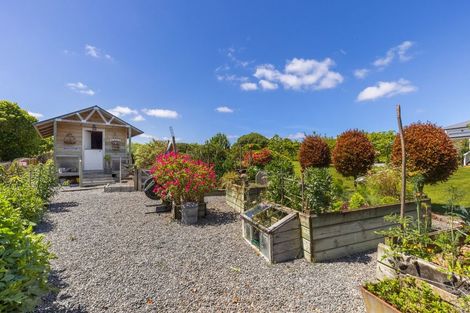 Photo of property in 68 Tarahunga Road, Levin, 5571