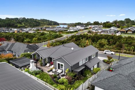 Photo of property in 61 Pitoitoi Drive, Riverhead, 0820