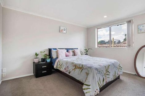 Photo of property in 12 Scotts Field Drive, Takanini, 2112