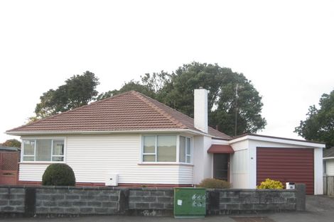 Photo of property in 23 South Road, Moturoa, New Plymouth, 4310