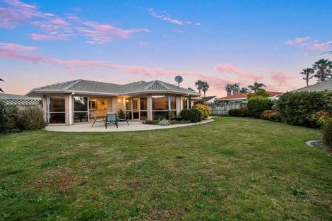 Photo of property in 24 Santa Monica Drive, Papamoa Beach, Papamoa, 3118