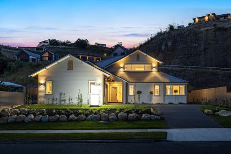 Photo of property in 71 Oak Road, Poraiti, Napier, 4112