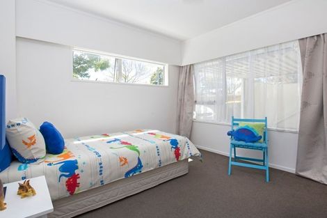 Photo of property in 1/57 Butley Drive, Farm Cove, Auckland, 2012