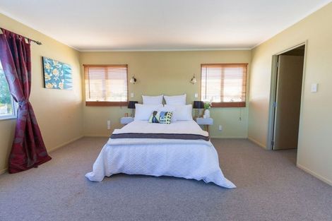 Photo of property in 80 Crawford Avenue, Mangere Bridge, Auckland, 2022