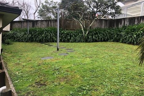 Photo of property in 19 Calypso Way, Unsworth Heights, Auckland, 0632
