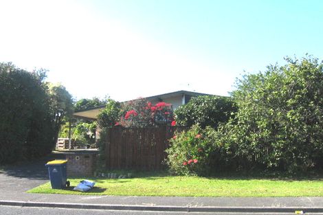 Photo of property in 53 Hatherlow Street, Glenfield, Auckland, 0629