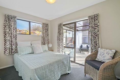 Photo of property in 14 Fernbrook Place, Mairehau, Christchurch, 8013