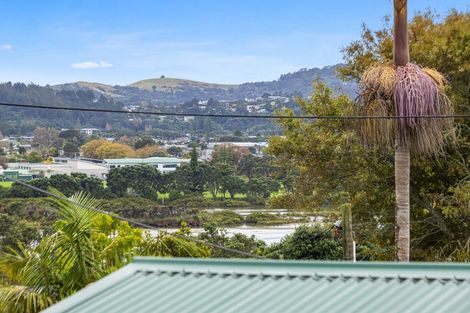 Photo of property in 9 Pohutukawa Avenue, Red Beach, 0932