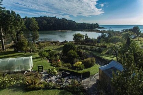 Photo of property in 50 Rangihaeata Road, Rangihaeata, Takaka, 7182