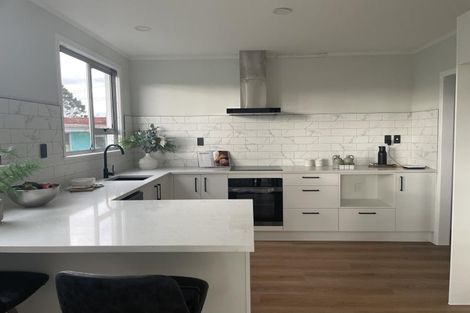 Photo of property in 37 View Road, Henderson, Auckland, 0612