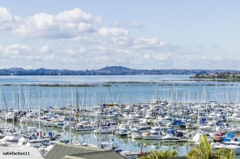 Photo of property in 15 Courtneys, West Harbour, Auckland, 0618