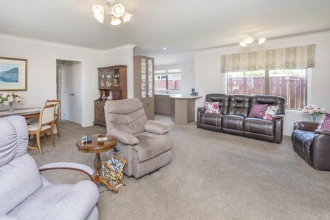 Photo of property in 14 Gilligan Close, College Estate, Whanganui, 4500