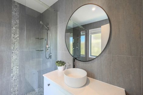 Photo of property in 12 Calderwood Close, Waiuku, 2123