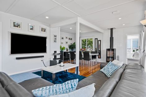 Photo of property in 30 Beazley Avenue, Paparangi, Wellington, 6037