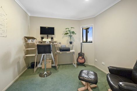 Photo of property in 4 Willow Place, Whalers Gate, New Plymouth, 4310