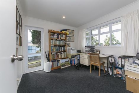 Photo of property in 48 Fairmount Road, Titirangi, Auckland, 0604