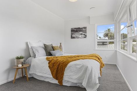 Photo of property in 5 Braebank Lane, Te Atatu South, Auckland, 0610