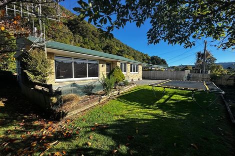 Photo of property in 564 Main Road North, Timberlea, Upper Hutt, 5018