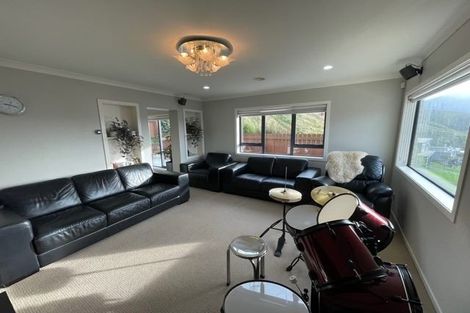 Photo of property in 60 Erlestoke Crescent, Churton Park, Wellington, 6037