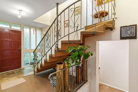 Photo of property in 93 Garfield Road, Helensville, 0800