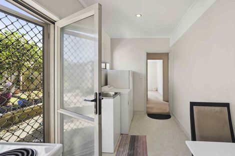 Photo of property in 36 Glenmore Road, Sunnyhills, Auckland, 2010