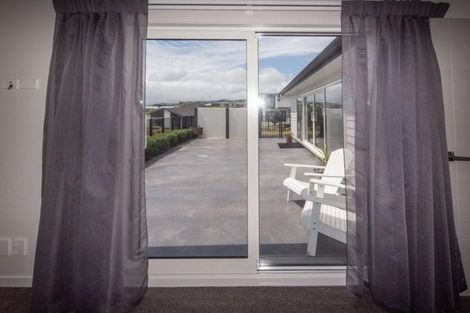 Photo of property in 35 Margaret Shields Avenue, Aotea, Porirua, 5024