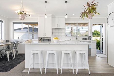 Photo of property in 8 Ansford Place, Bader, Hamilton, 3206