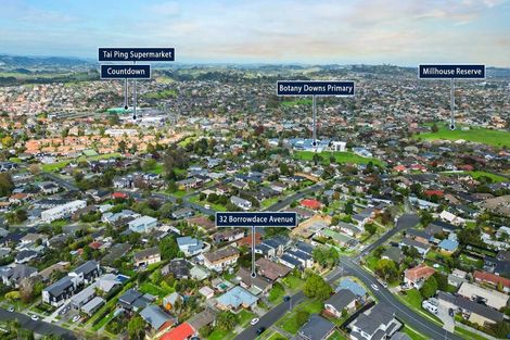 Photo of property in 32 Borrowdace Avenue, Botany Downs, Auckland, 2010