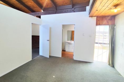 Photo of property in 56 Archibald Road, Kelston, Auckland, 0602