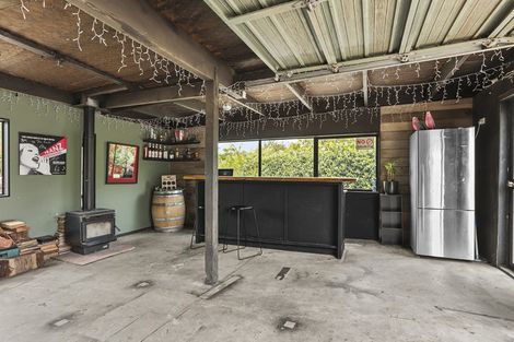 Photo of property in 76 Shaw Road, Oratia, Auckland, 0604