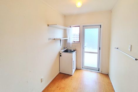 Photo of property in 56 Archibald Road, Kelston, Auckland, 0602