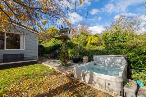 Photo of property in 8 Vista Crescent, Maoribank, Upper Hutt, 5018