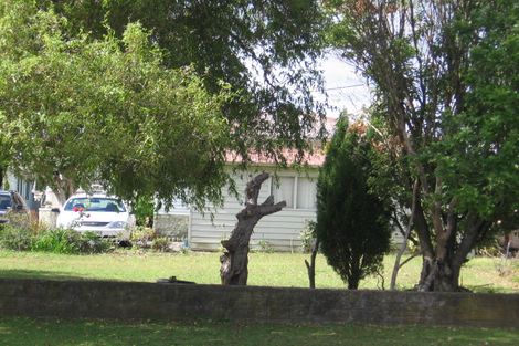 Photo of property in 4 Laura Street, Kelston, Auckland, 0602