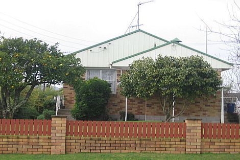 Photo of property in 2/7 Chapel Street, Papakura, 2110