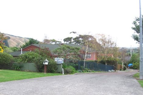 Photo of property in 38 Kakariki Grove, Waikanae, 5036