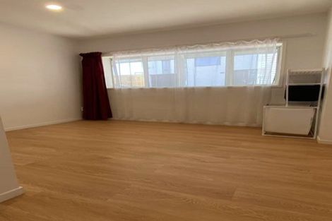 Photo of property in 29 Ayton Drive, Totara Vale, Auckland, 0629