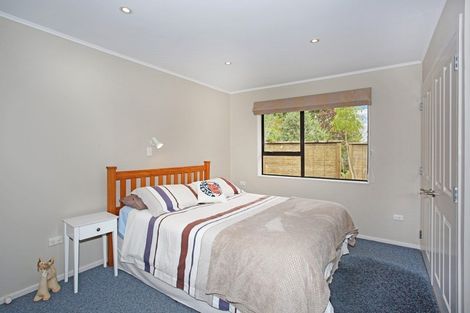 Photo of property in 2 Raukawa Grove, Waiuku, 2123