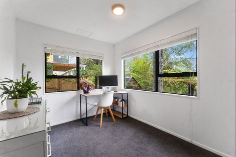 Photo of property in 3/57 Pupuke Road, Birkenhead, Auckland, 0627