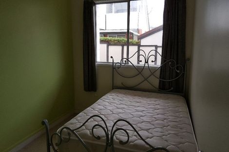 Photo of property in 2/35 Mana Esplanade, Paremata, Porirua, 5026