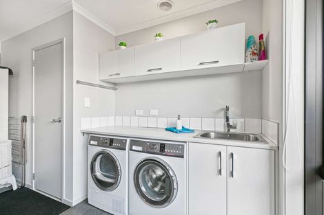 Photo of property in 24 Harding Drive, Papamoa Beach, Papamoa, 3118